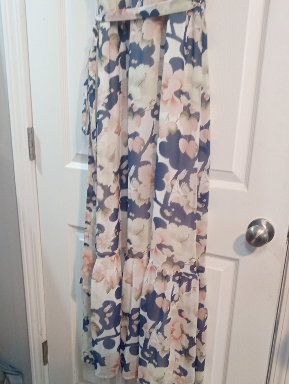 LOFT V NECK RUFFLE MAXI DRESS - Picture 4 of 8